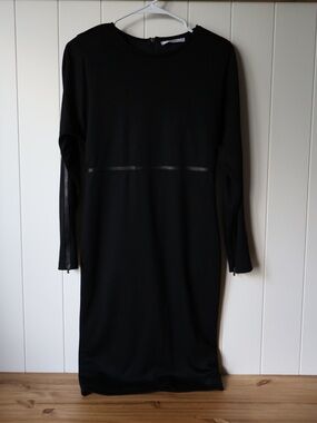 chinese dress ladies MAX MARA Size 2 Black Viscose Blend Mixed Materials Faux Fur Sleeveles –  Sui Generis Designer Consignment